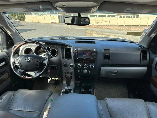 Toyota Sequoia PLATINIUM* 5.7* V8* КАМЕРА* ПОДГРЕВ* КЛИМАТИК* ДИС, снимка 5 - Автомобили и джипове - 48490818