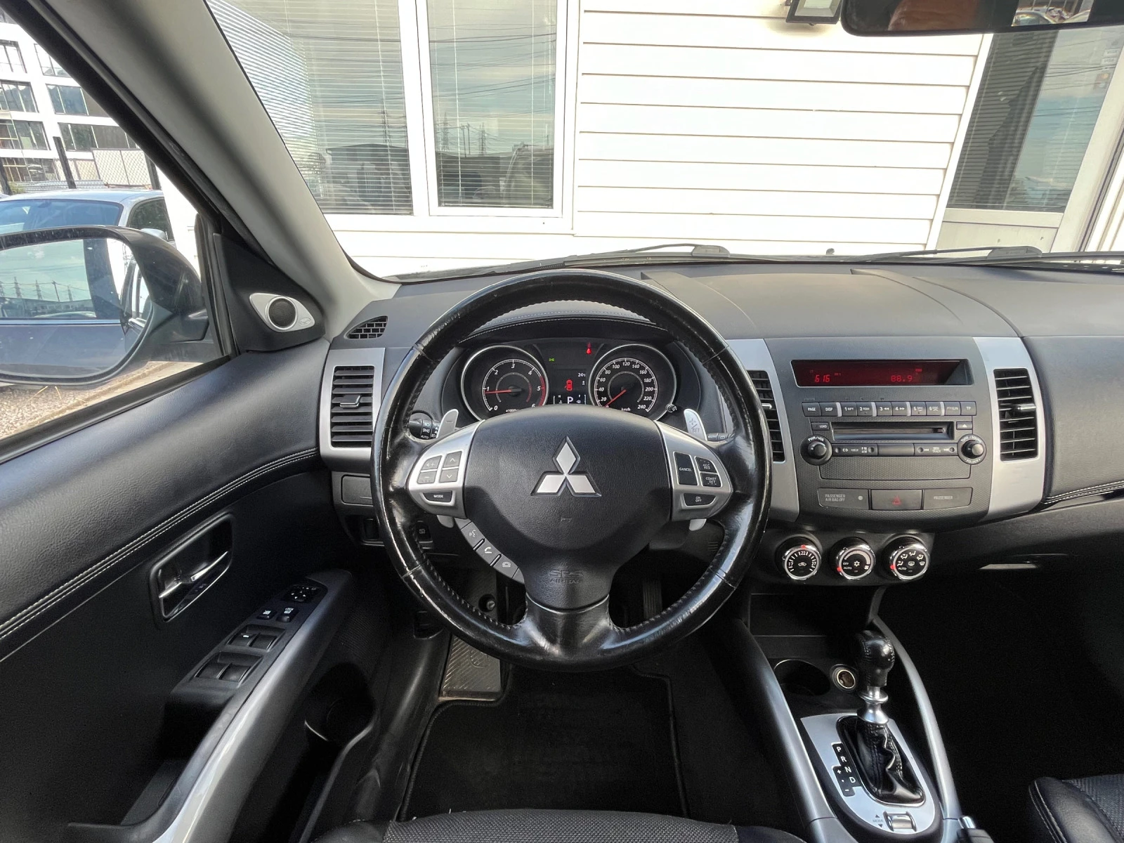 Mitsubishi Outlander 4x4 2.2 DI-D* 6+ 1* Xenon* KeyLessGO* 168хил.км - изображение 9