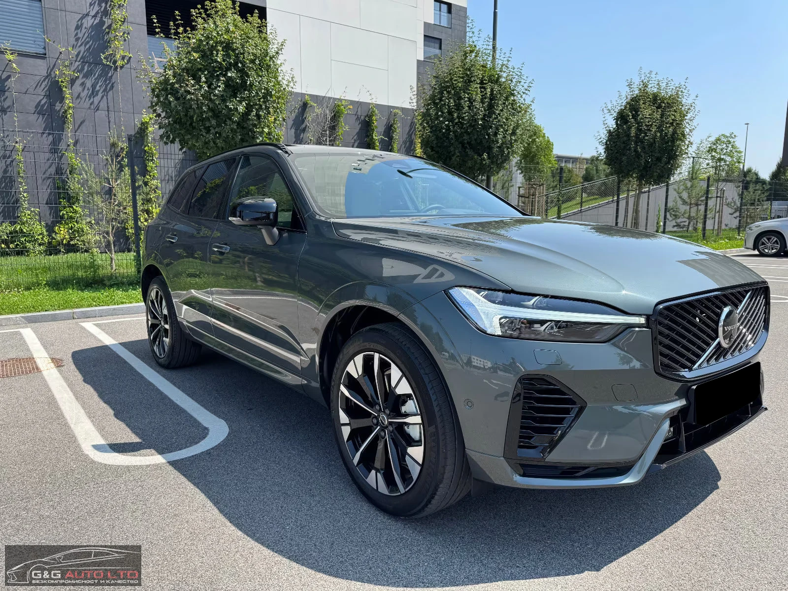 Volvo XC60 PLUS-DARK/398HP/PANO/MEMO/HUD/360/NAVI/LED/395g - изображение 5