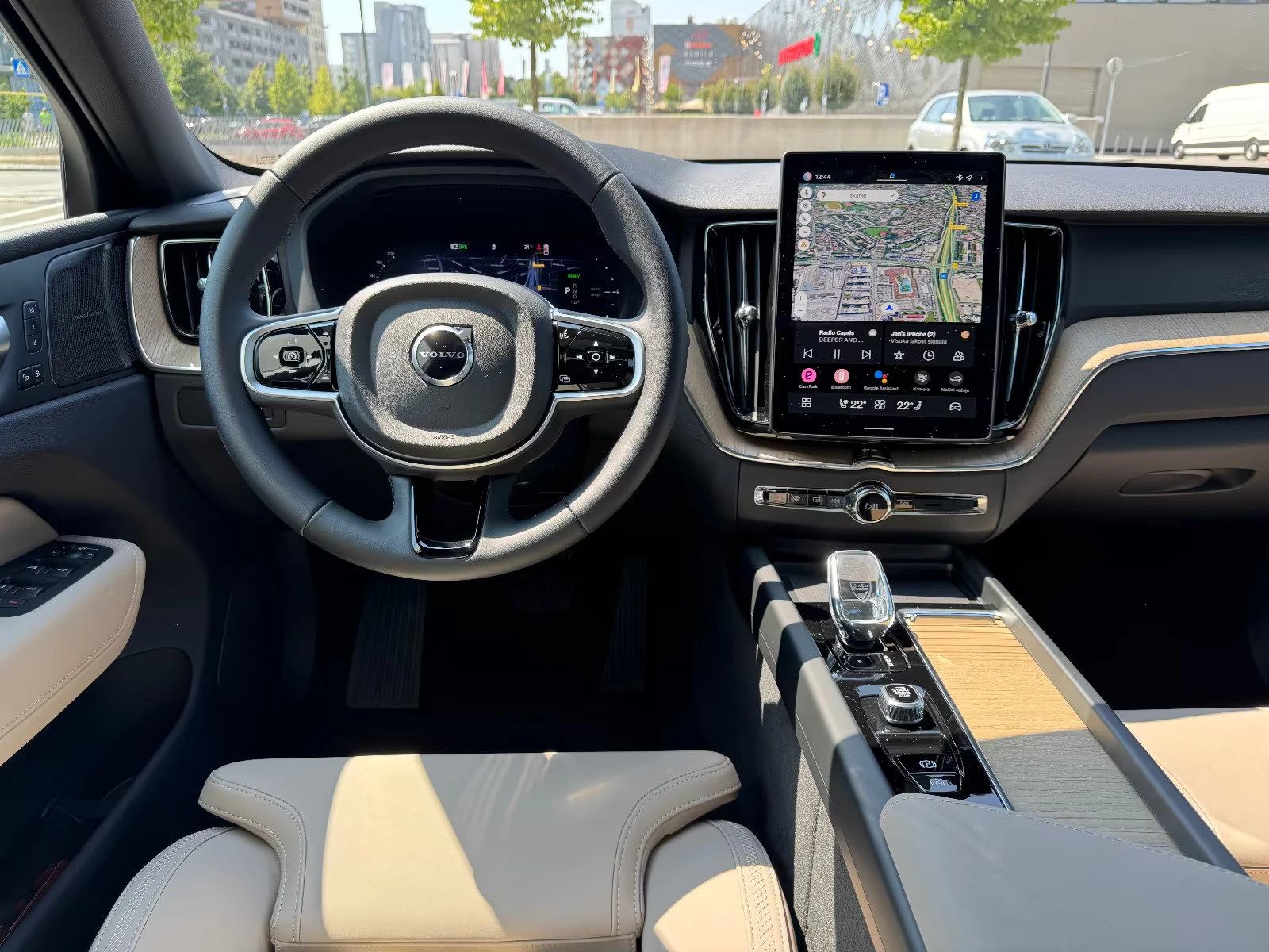 Volvo XC60 PLUS-DARK/398HP/PANO/MEMO/HUD/360/NAVI/LED/395g - изображение 10