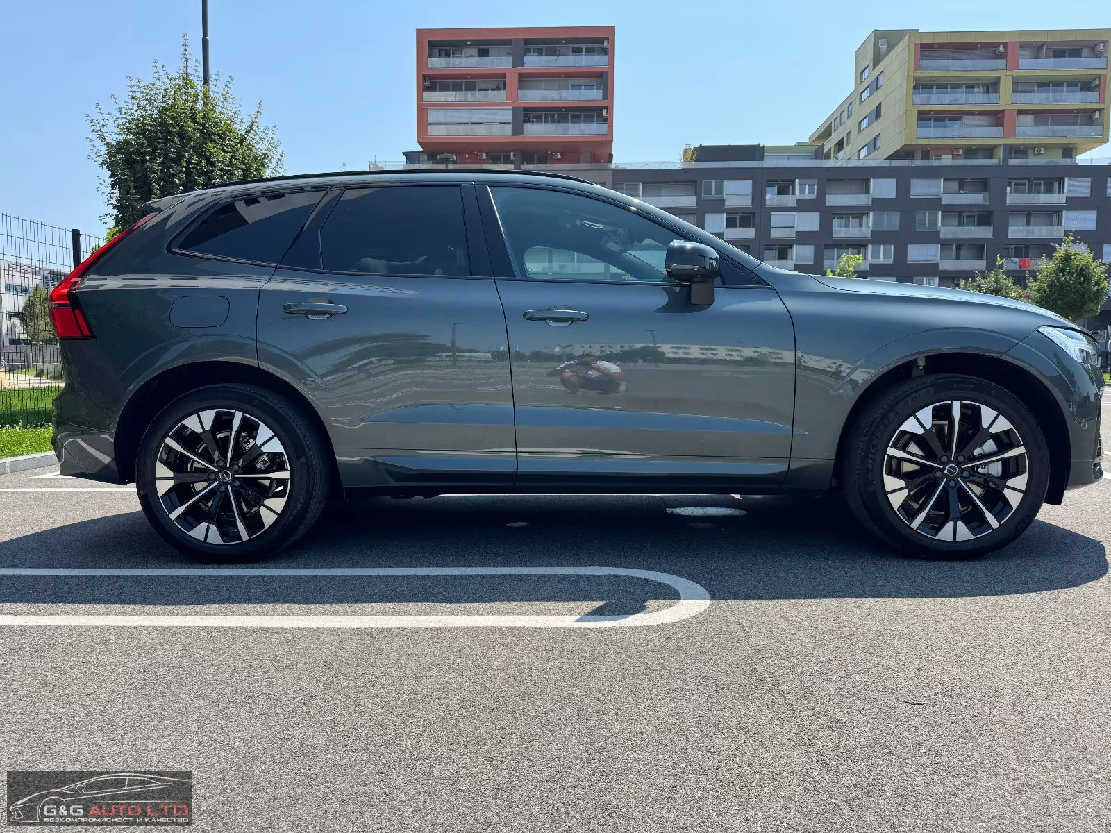 Volvo XC60 PLUS-DARK/398HP/PANO/MEMO/HUD/360/NAVI/LED/395g - изображение 6