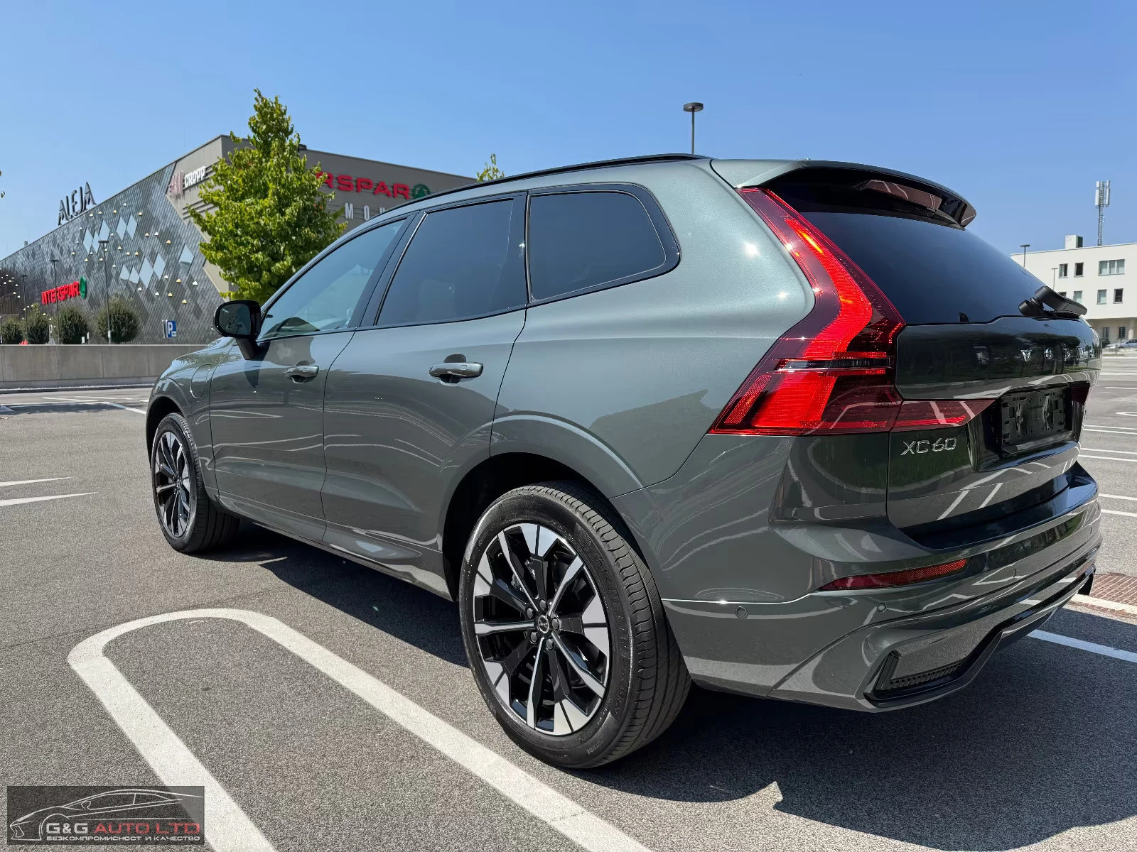 Volvo XC60 PLUS-DARK/398HP/PANO/MEMO/HUD/360/NAVI/LED/395g - изображение 4