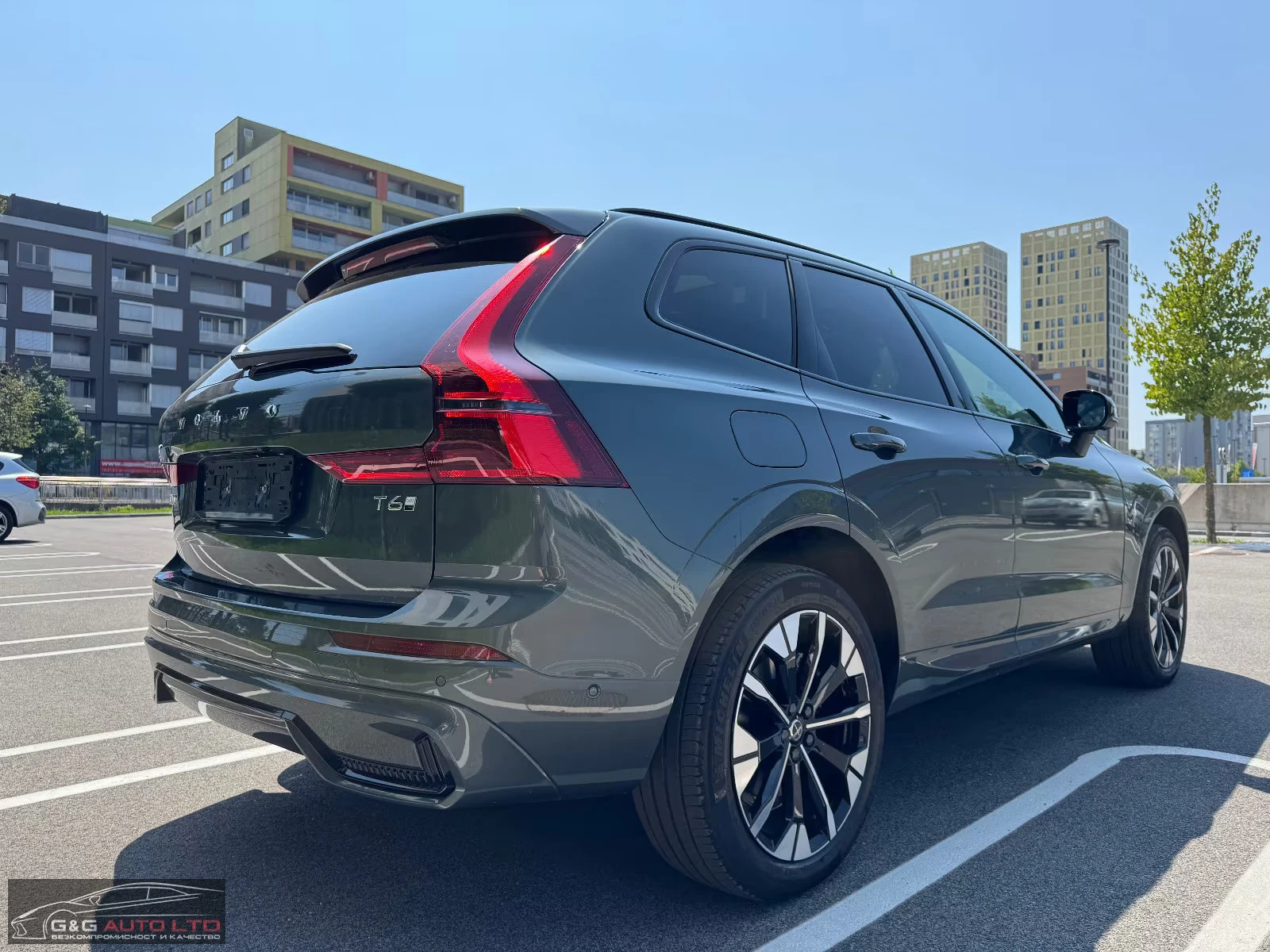 Volvo XC60 PLUS-DARK/398HP/PANO/MEMO/HUD/360/NAVI/LED/395g - изображение 7