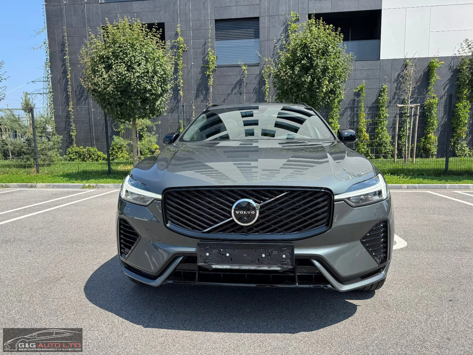 Volvo XC60 PLUS-DARK/398HP/PANO/MEMO/HUD/360/NAVI/LED/395g - изображение 2