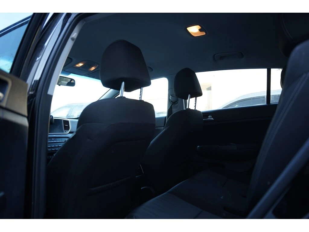 Kia Sportage * LX PKG/ APPLE CARPLAY/ BLUETOOTH/ CAMERA * CARFA | Mobile.bg   17