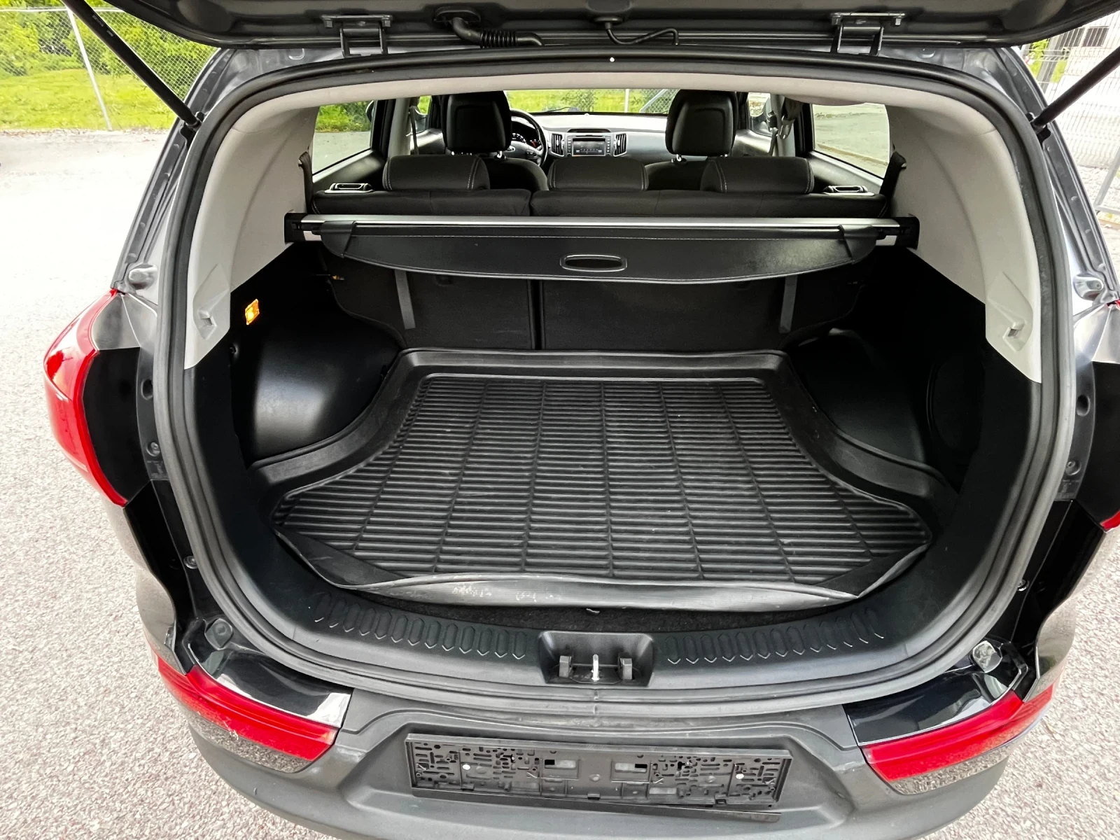 Kia Sportage 2.0CRDi AWD NAVI, снимка 15 - Автомобили и джипове - 54515947