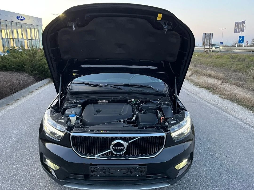 Volvo XC40 B4 AWD Mild Hybrid R-design Black Edition ОТЛИЧЕН, снимка 16 - Автомобили и джипове - 54633864