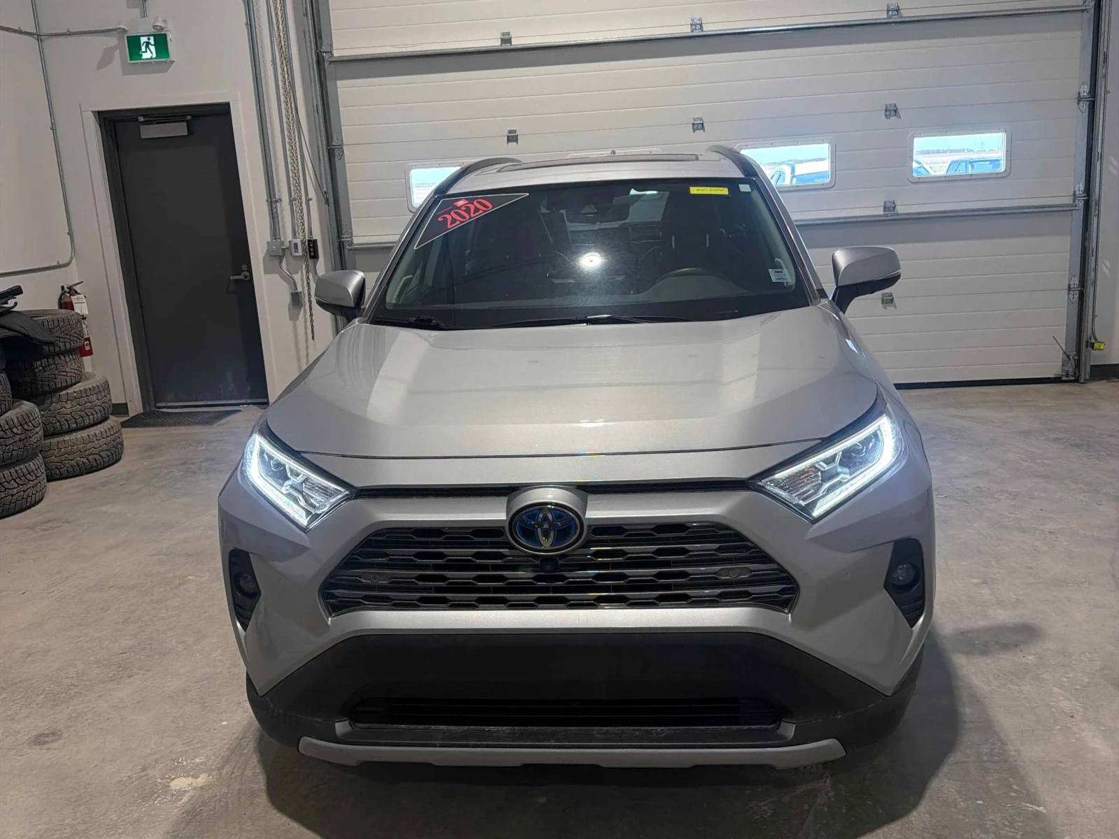 Toyota Rav4 HYBRID LIMITED * * 360CAM * * AWD * * BLIND SPOT , снимка 2 - Автомобили и джипове - 54719971