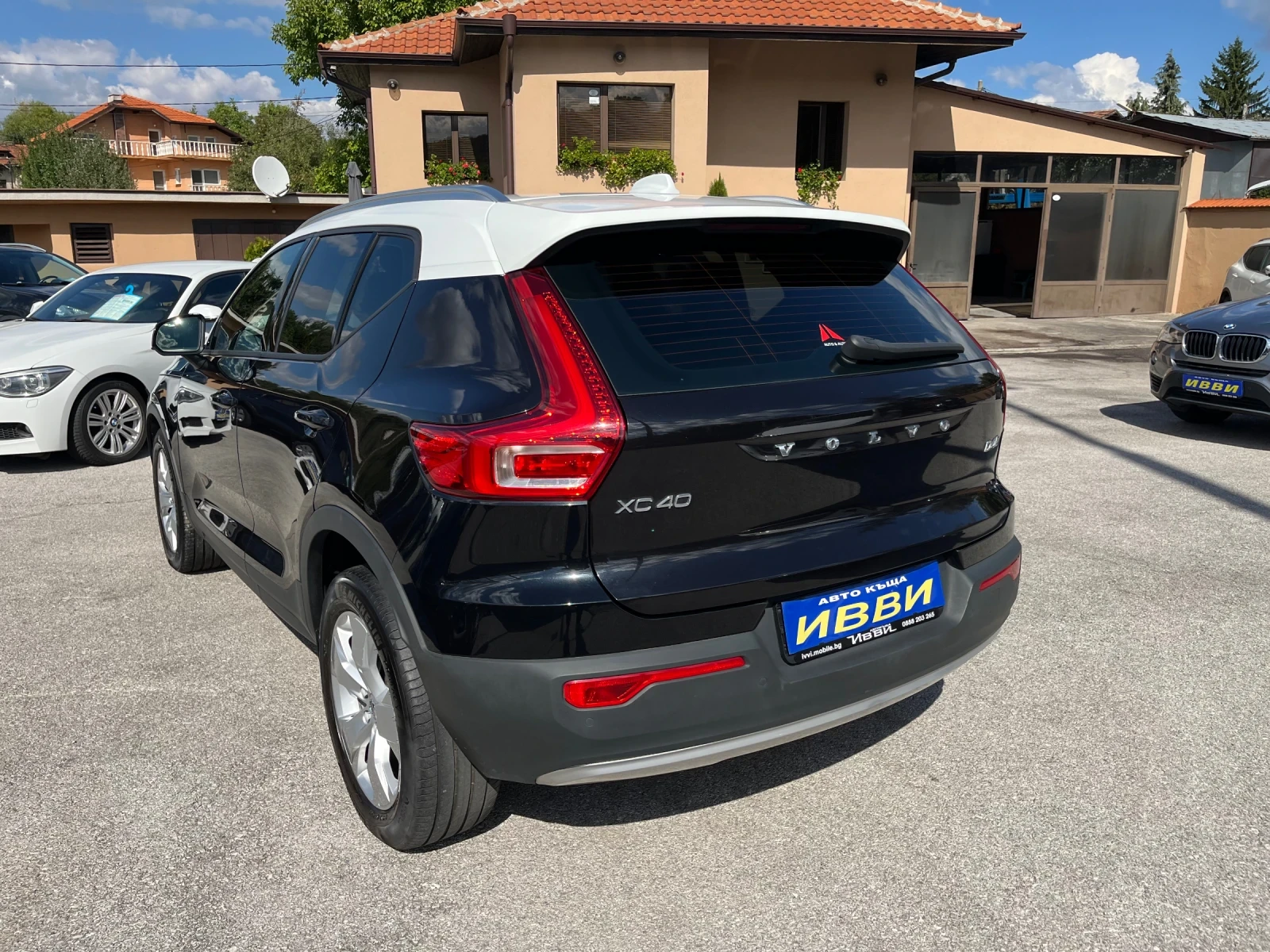 Volvo XC40 2.0 D4 AWD 190 PS, снимка 3 - Автомобили и джипове - 56256813