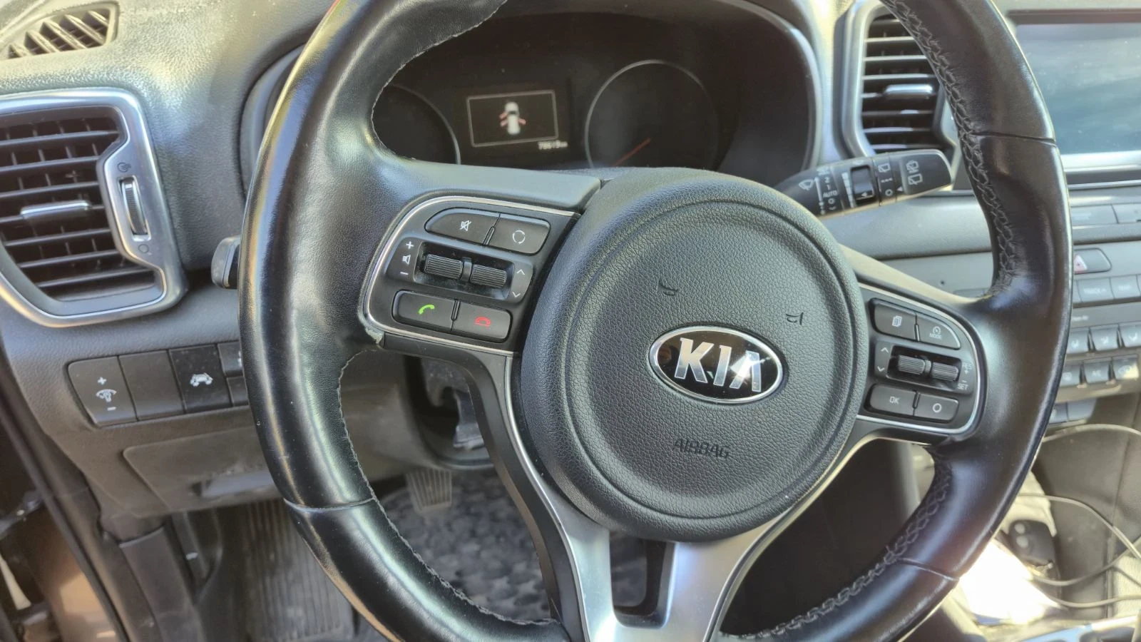 Kia Sportage, снимка 4 - Автомобили и джипове - 56398478