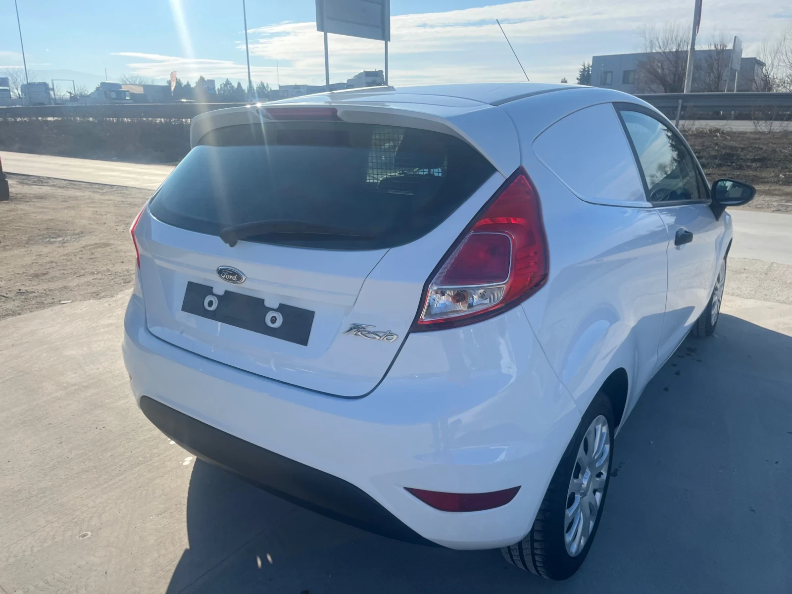 Ford Fiesta 1.5Klima-N1 - изображение 5