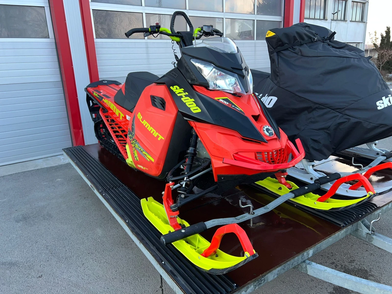 Ski-Doo Summit 800R E-TEC 154 REV/XM 3 LUG TRACK KYB DYNO PORT - изображение 4