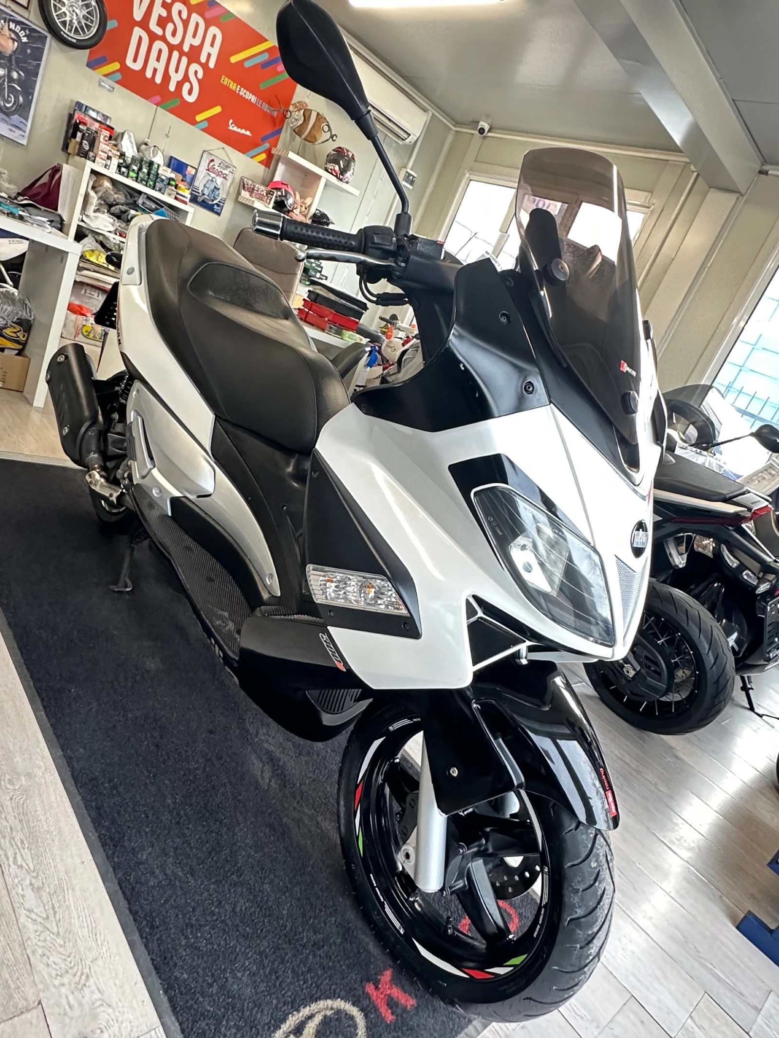 Aprilia Sr 300 MAX 18733км. - изображение 8