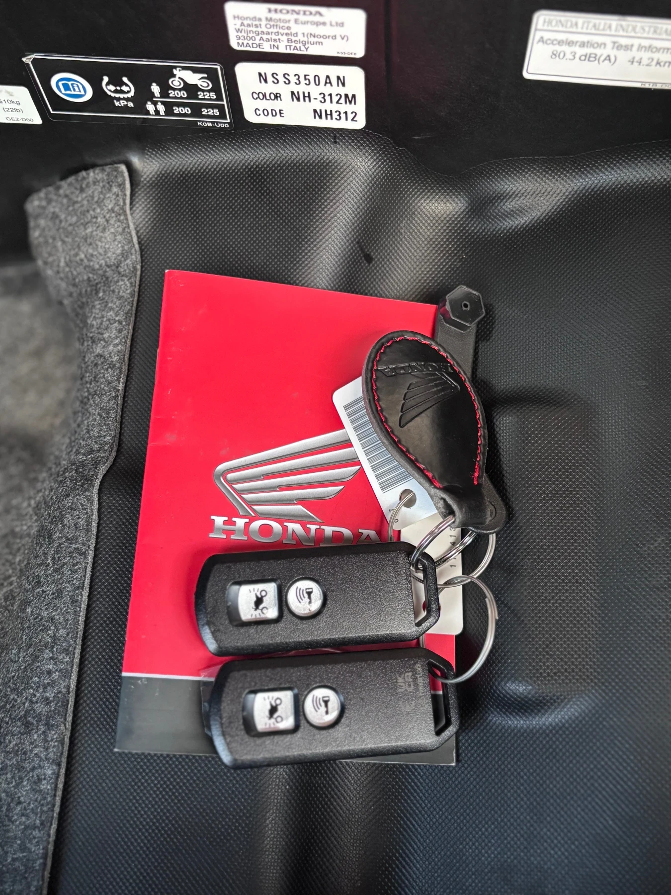 Honda Forza 350* ABS* LED* TC* ЕЛ СЛЮДА* KEYLESS* ПОДАРЪЦИ* , снимка 13 - Мотоциклети и мототехника - 54359516