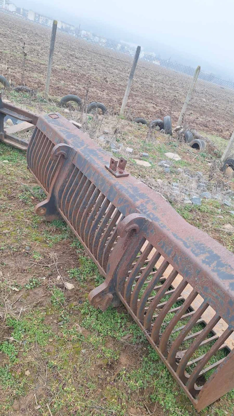 Багер New Holland LB115B-4PS, снимка 9 - Индустриална техника - 53469314