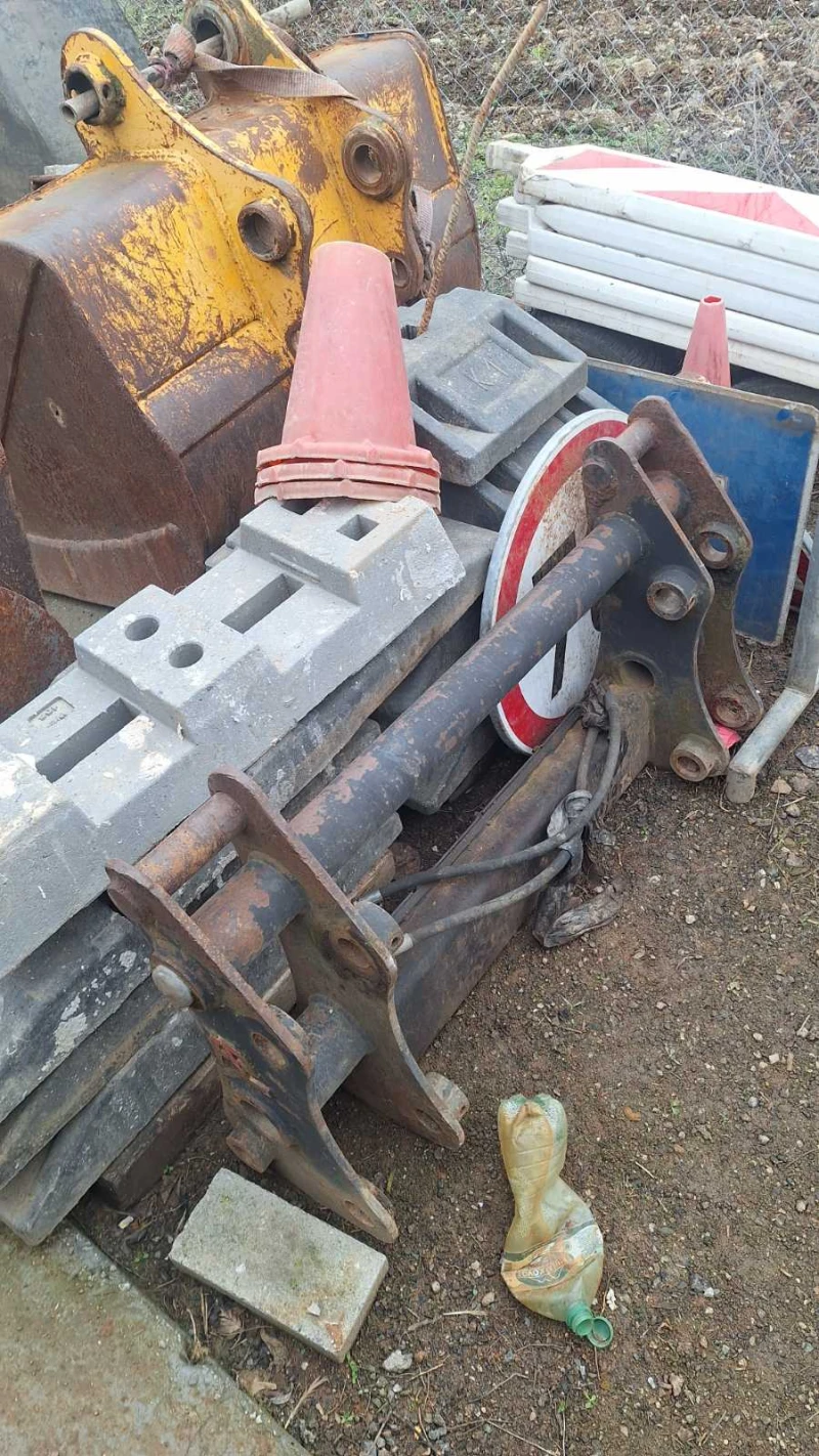 Багер New Holland LB115B-4PS, снимка 11 - Индустриална техника - 53469314