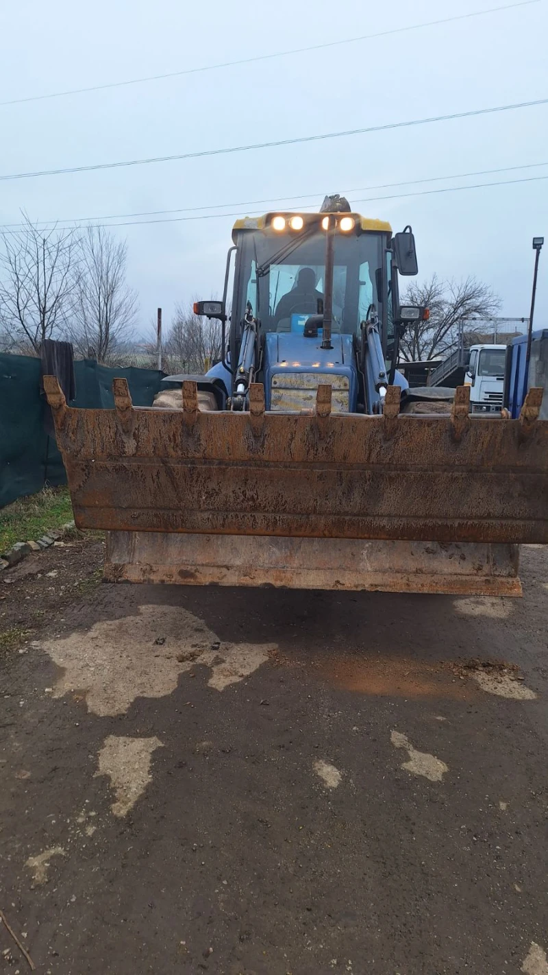 Багер New Holland LB115B-4PS, снимка 4 - Индустриална техника - 53469314