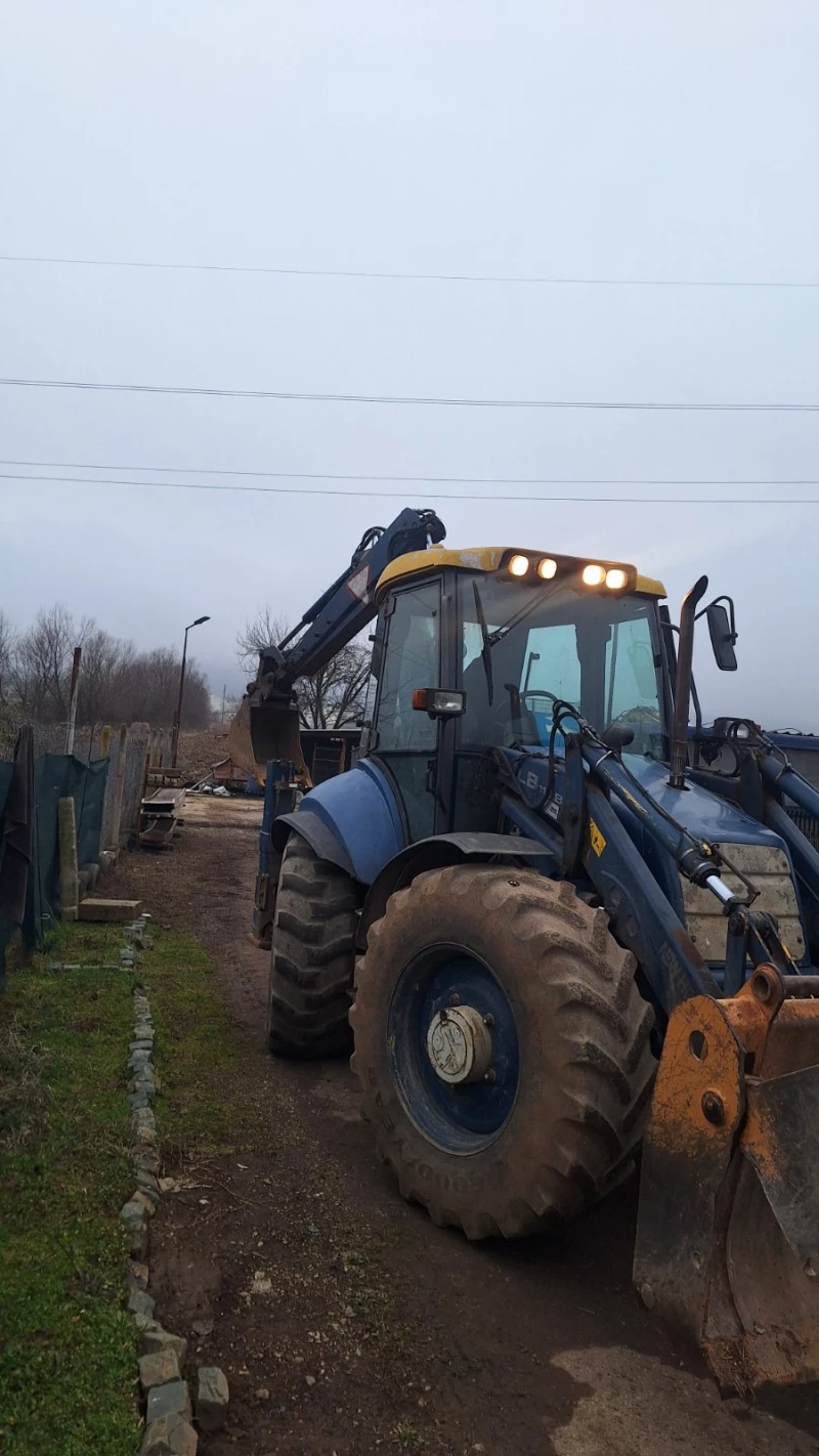 Багер New Holland LB115B-4PS, снимка 3 - Индустриална техника - 53469314