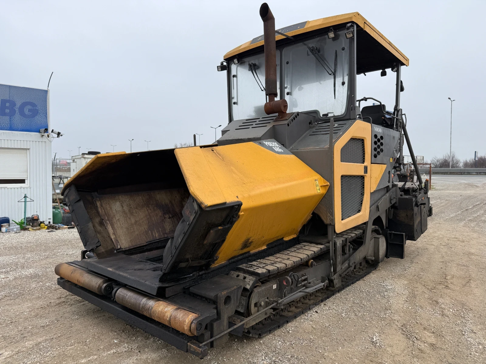 Асфалтополагаща машина Volvo ABG P8820C, снимка 10 - Индустриална техника - 56244751