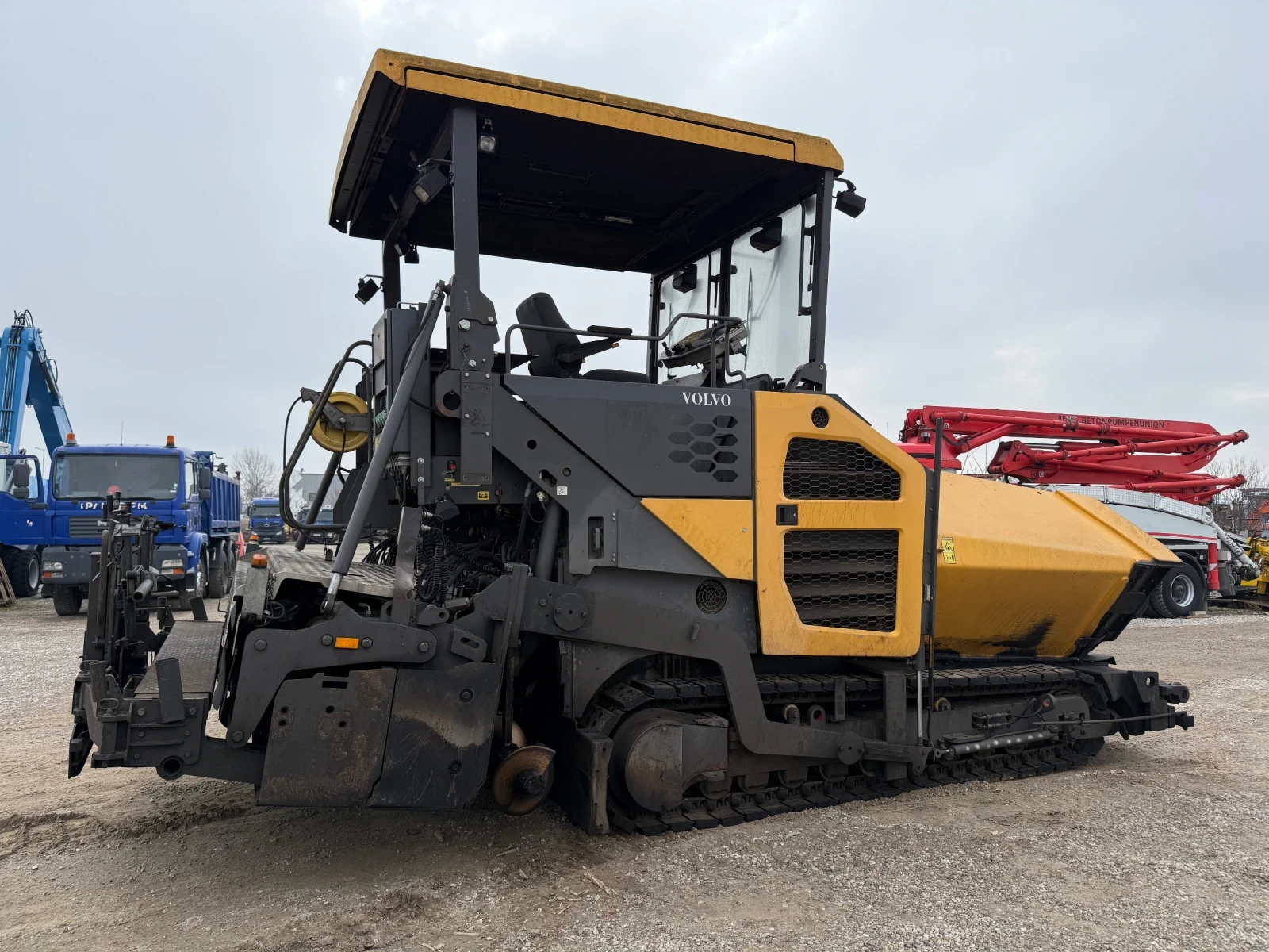 Асфалтополагаща машина Volvo ABG P8820C, снимка 6 - Индустриална техника - 56244751