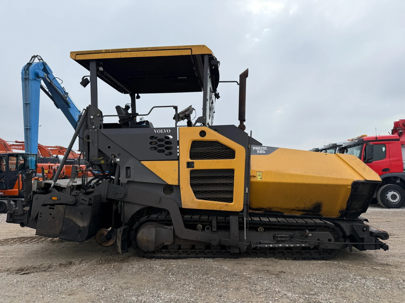 Асфалтополагаща машина Volvo ABG P8820C, снимка 7 - Индустриална техника - 56244751