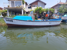 Лодка Собствено производство, снимка 8 - Воден транспорт - 45225427