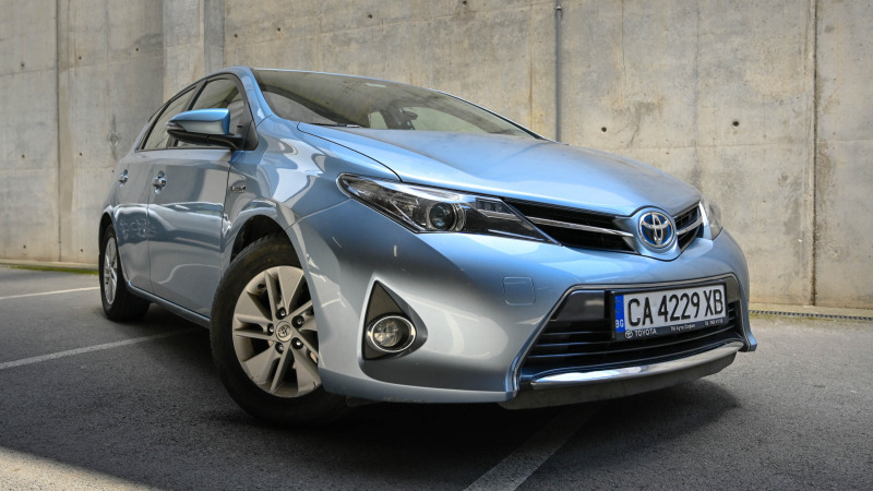 Toyota Auris Hybrid , снимка 1 - Автомобили и джипове - 45996690