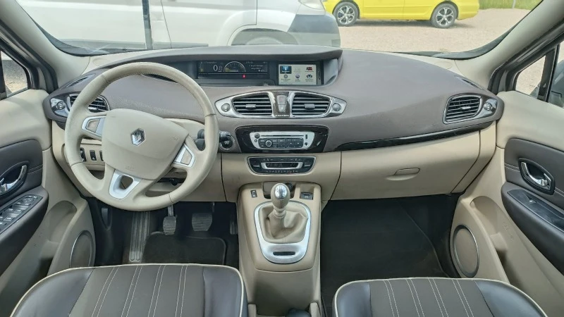 Renault Grand scenic 1.6 DCI , снимка 10 - Автомобили и джипове - 46359020