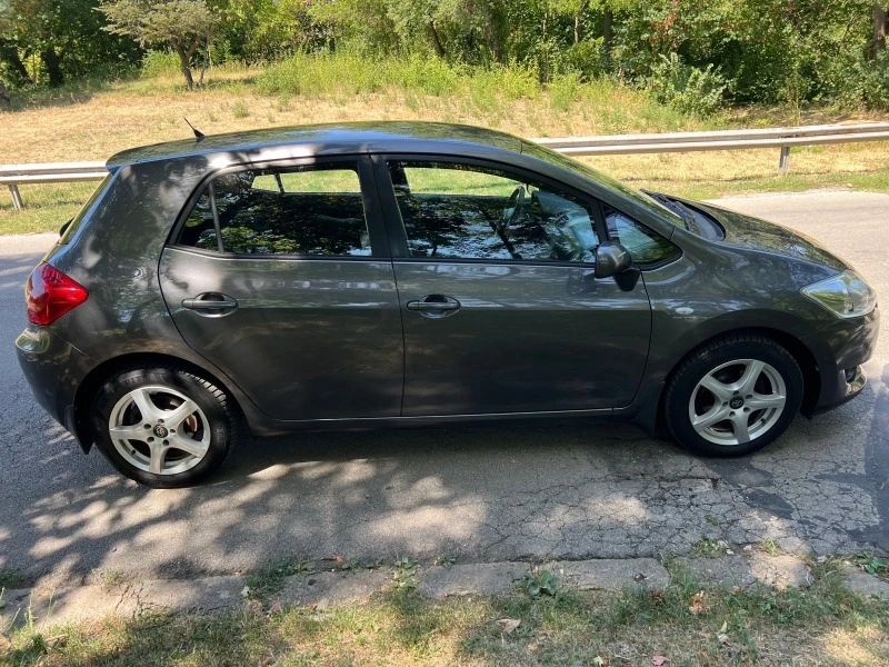 Toyota Auris 1.4 D4D/90p.s-5 vrati, снимка 7 - Автомобили и джипове - 46801751