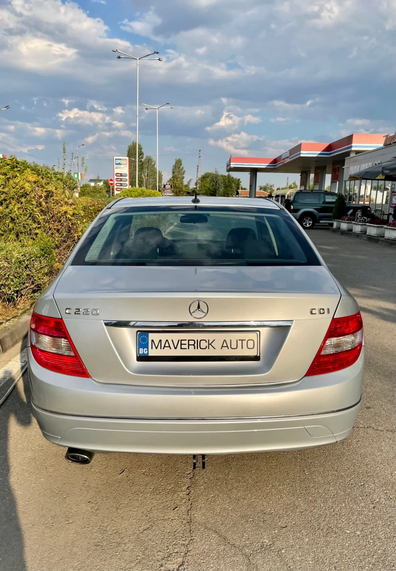 Mercedes-Benz C 220 646 Автоматик Elegance, снимка 8 - Автомобили и джипове - 46851318