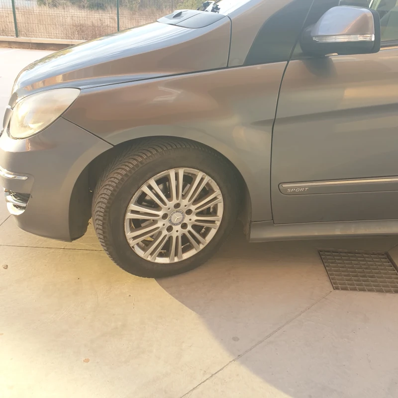 Mercedes-Benz B 180, снимка 14 - Автомобили и джипове - 47838885