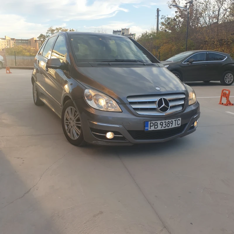 Mercedes-Benz B 180, снимка 1 - Автомобили и джипове - 47838885