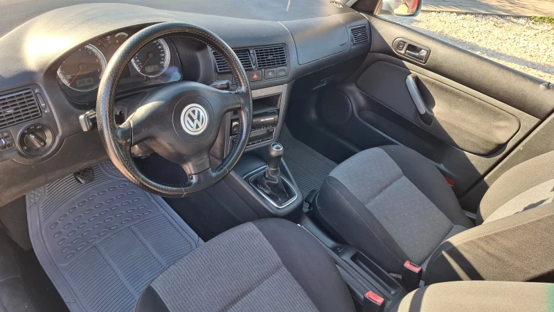 VW Golf 1.6i facelift , снимка 6 - Автомобили и джипове - 48118824