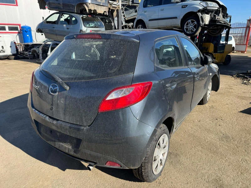 Mazda 2 1.4, снимка 3 - Автомобили и джипове - 48863394