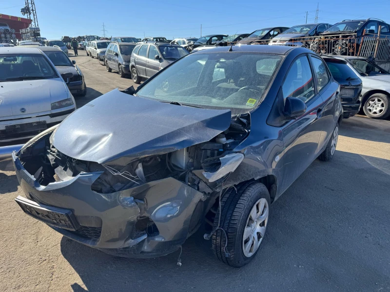 Mazda 2 1.4, снимка 2 - Автомобили и джипове - 48863394