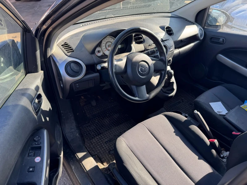 Mazda 2 1.4, снимка 5 - Автомобили и джипове - 48863394