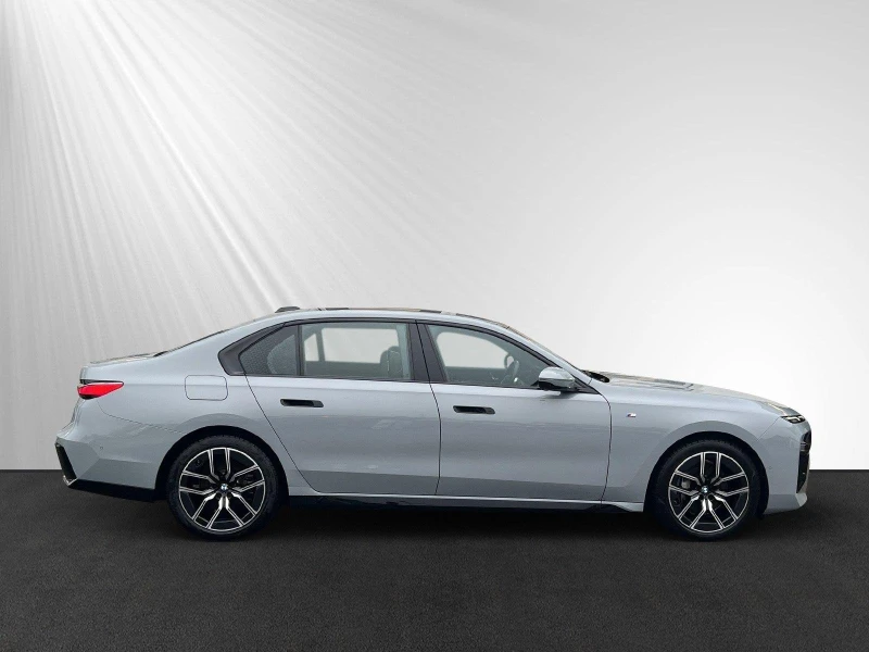 BMW 740 D XDRIVE M-SPORT PAKET PANO HEAD UP 360 B&W, снимка 4 - Автомобили и джипове - 51596449