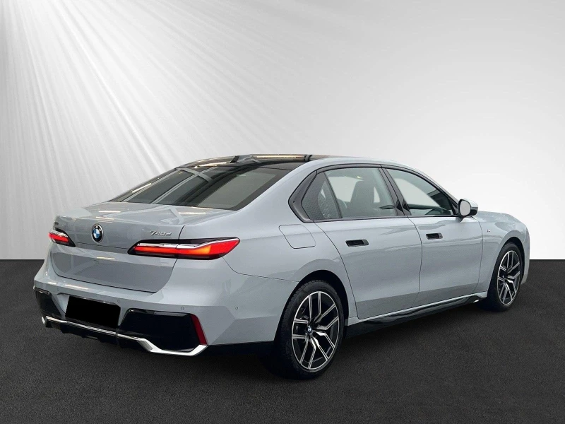 BMW 740 D XDRIVE M-SPORT PAKET PANO HEAD UP 360 B&W, снимка 5 - Автомобили и джипове - 51596449
