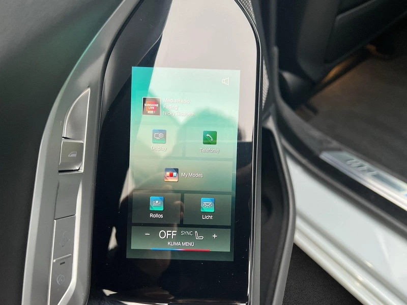 BMW 740 D XDRIVE M-SPORT PAKET PANO HEAD UP 360 B&W, снимка 15 - Автомобили и джипове - 51596449