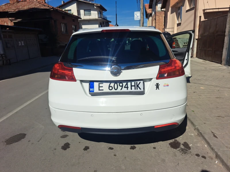 Opel Insignia, снимка 2 - Автомобили и джипове - 52589852