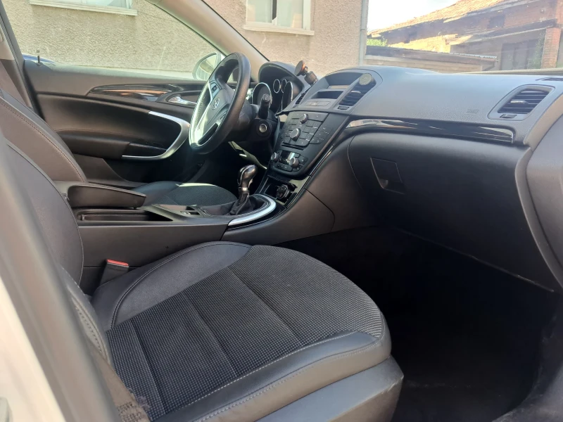 Opel Insignia, снимка 7 - Автомобили и джипове - 52589852