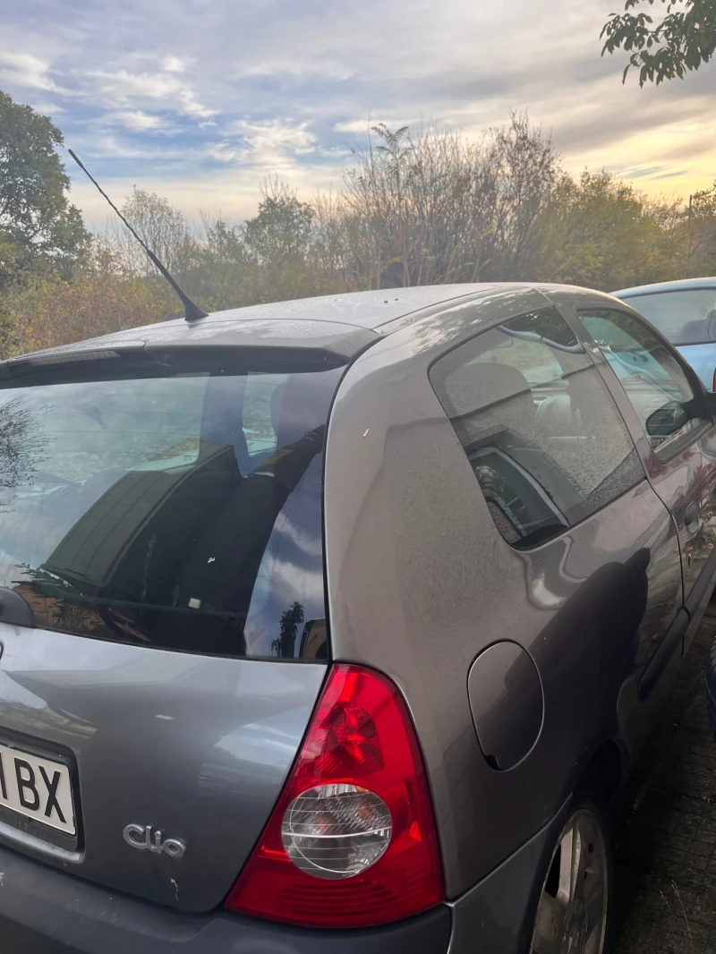 Renault Clio 1.4 16v, снимка 4 - Автомобили и джипове - 52263686