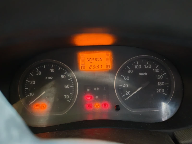 Dacia Sandero 1.4i, снимка 7 - Автомобили и джипове - 52590235