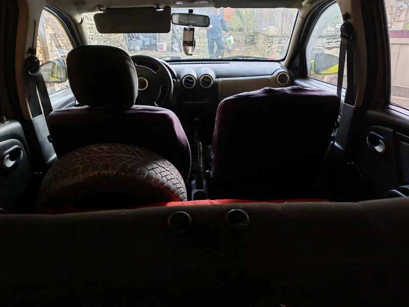 Dacia Sandero 1.4i, снимка 8 - Автомобили и джипове - 52590235