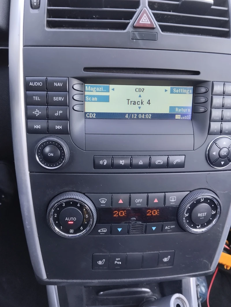 Mercedes-Benz B 200, снимка 8 - Автомобили и джипове - 52723756