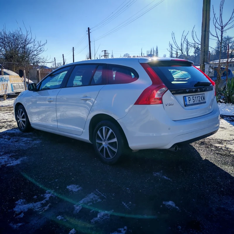 Volvo V60 2014 2.0 D3, снимка 2 - Автомобили и джипове - 53047030