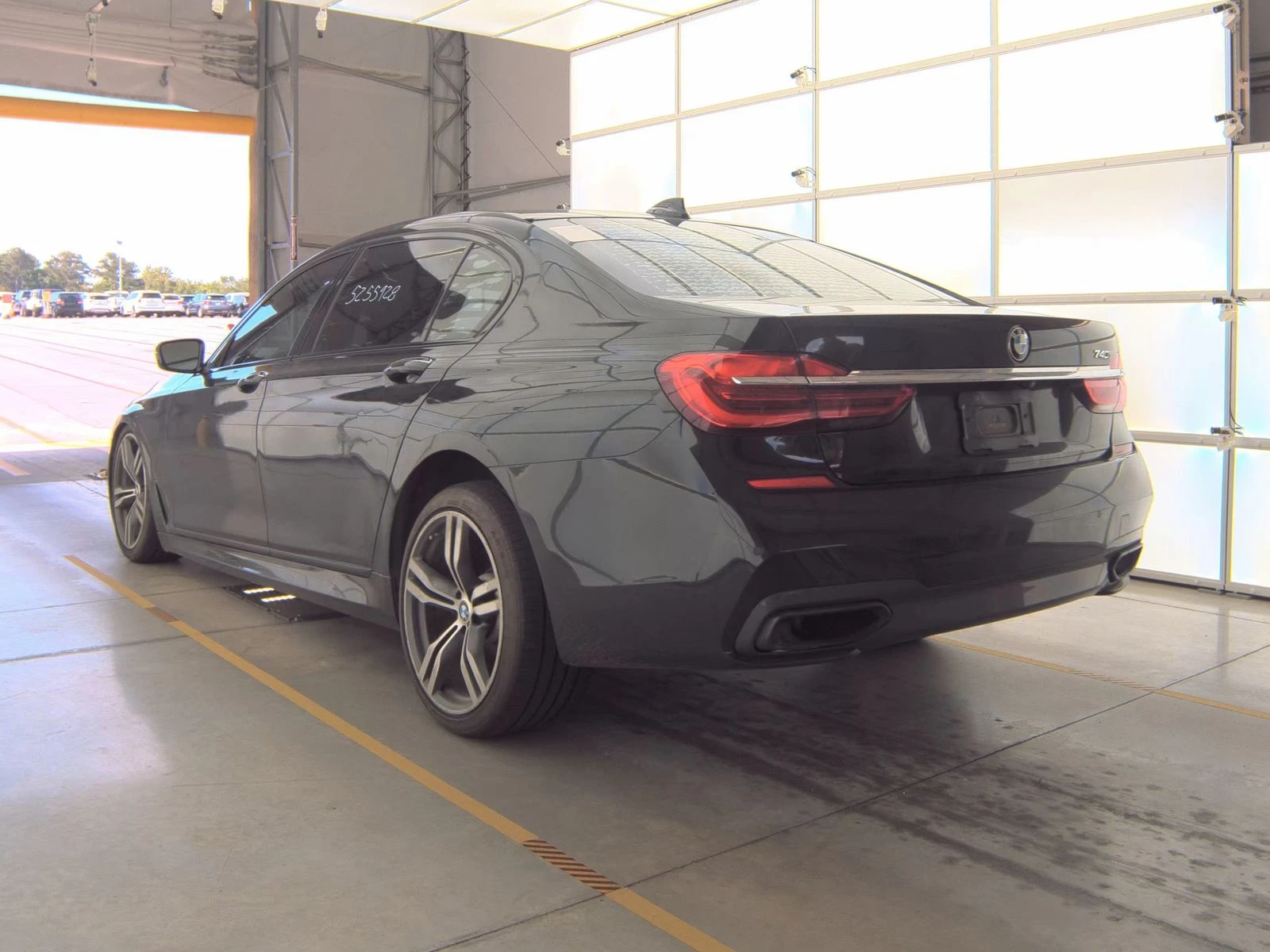 BMW 740 M* Harman/Kardon* Head-Up*  - изображение 3