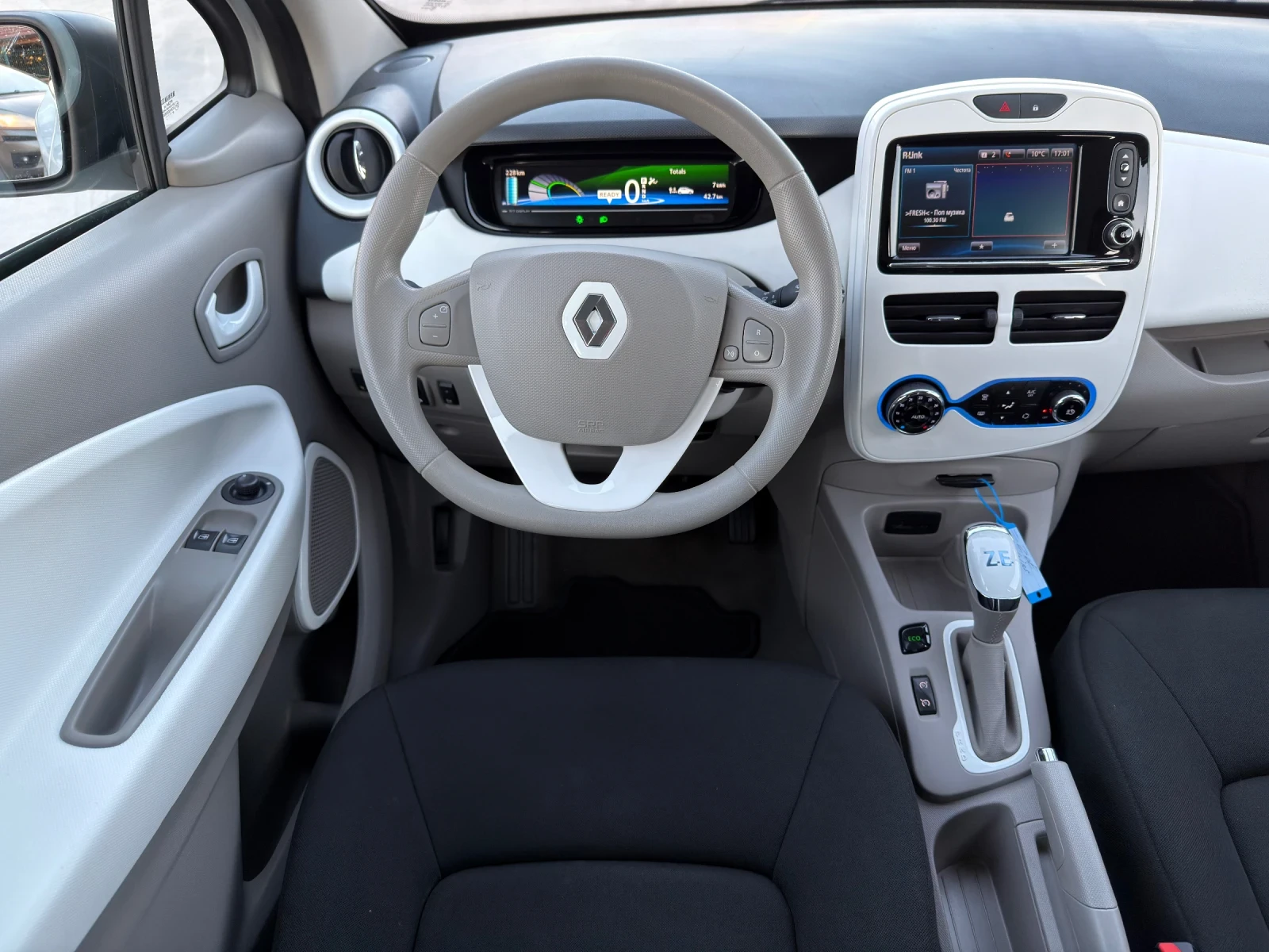 Renault Zoe 40 Germany, снимка 11 - Автомобили и джипове - 53710230