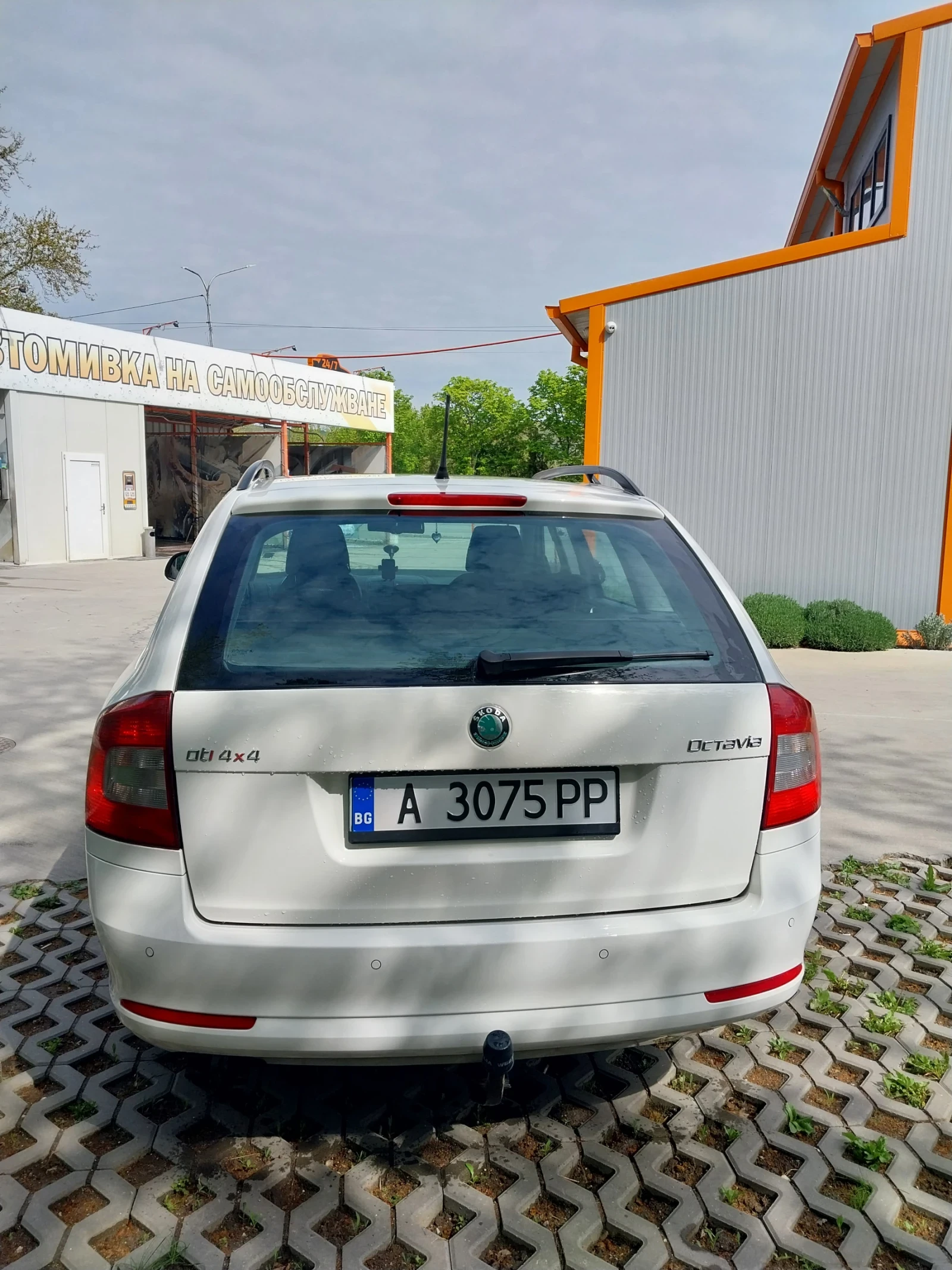 Skoda Octavia TDI 140 4х4, снимка 4 - Автомобили и джипове - 54398362