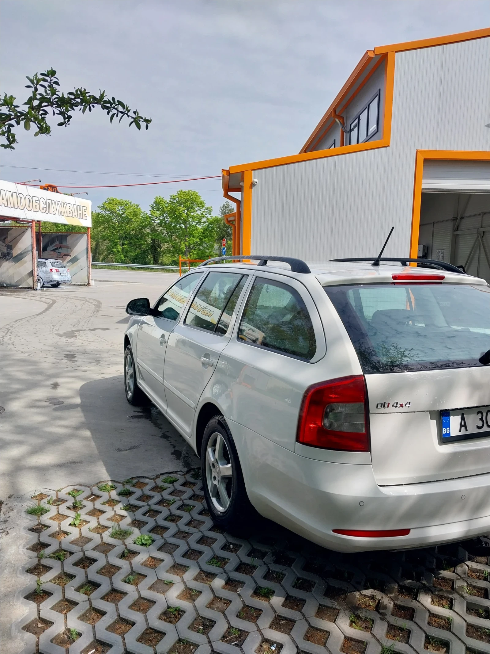 Skoda Octavia TDI 140 4х4, снимка 3 - Автомобили и джипове - 54398362